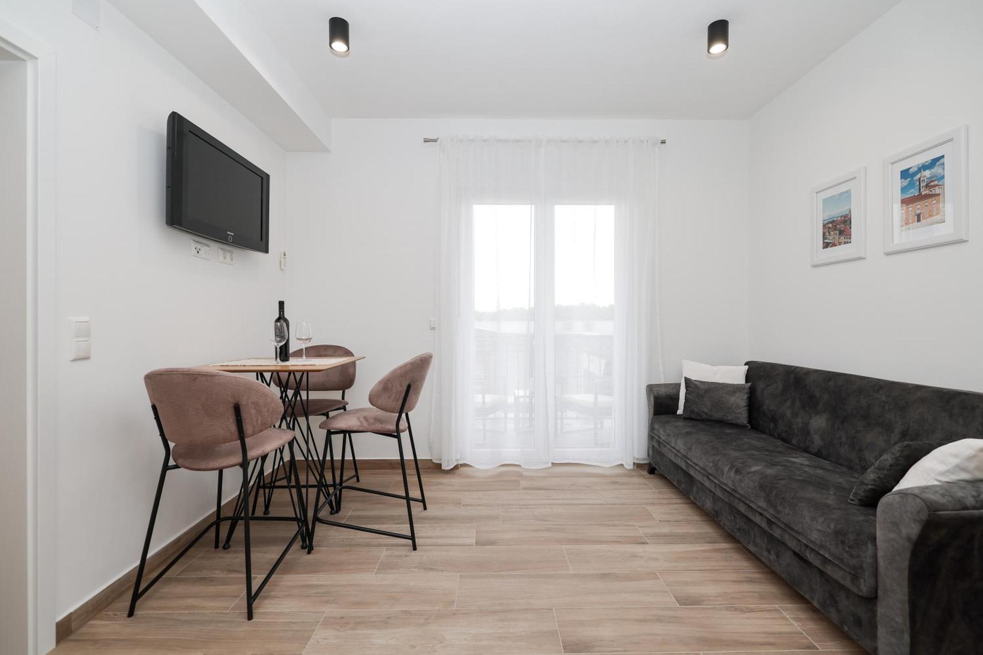 Duo Soles - Apartments With Private Parking Near Zadar Murvica  Экстерьер фото