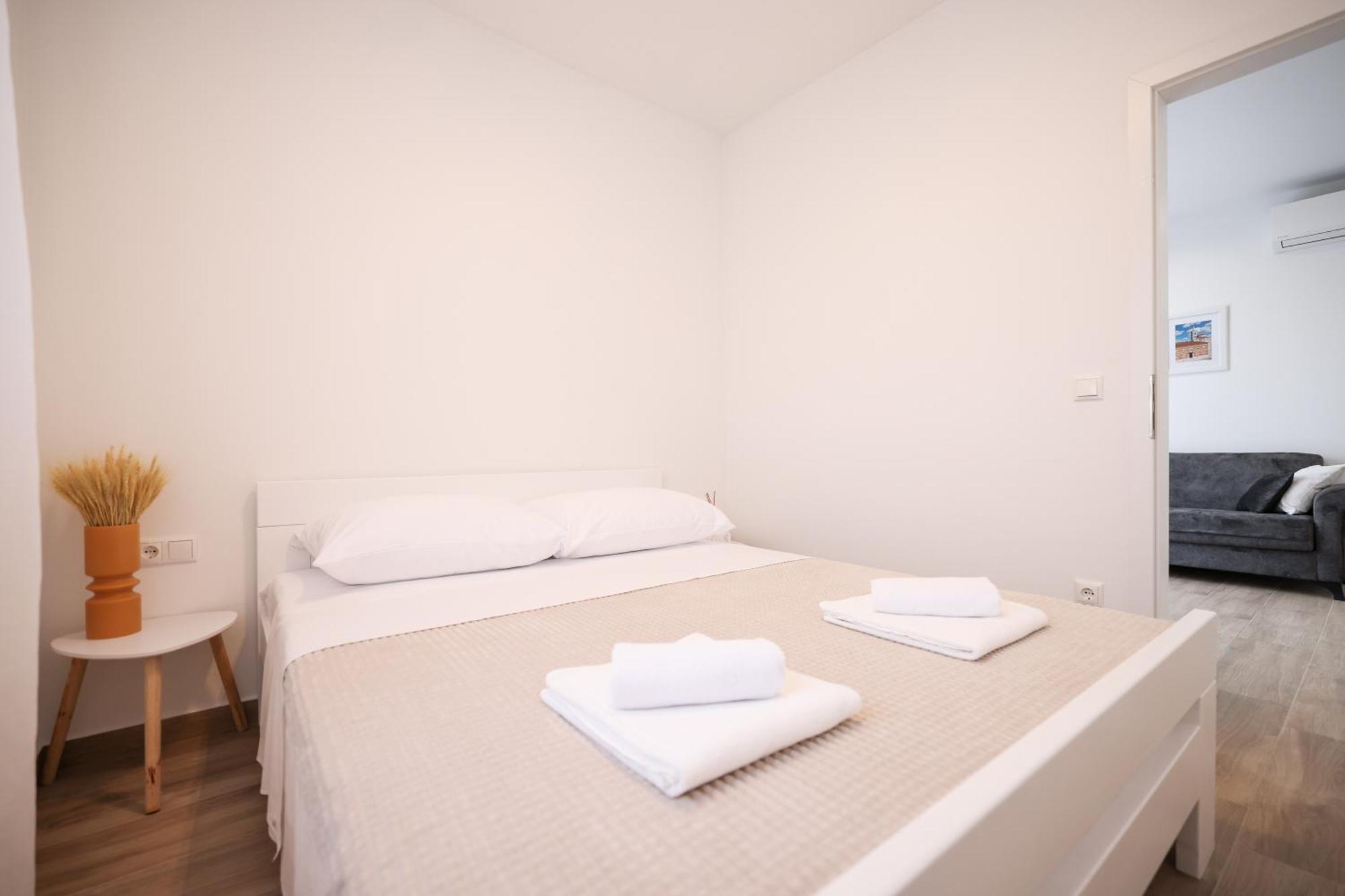 Duo Soles - Apartments With Private Parking Near Zadar Murvica  Экстерьер фото