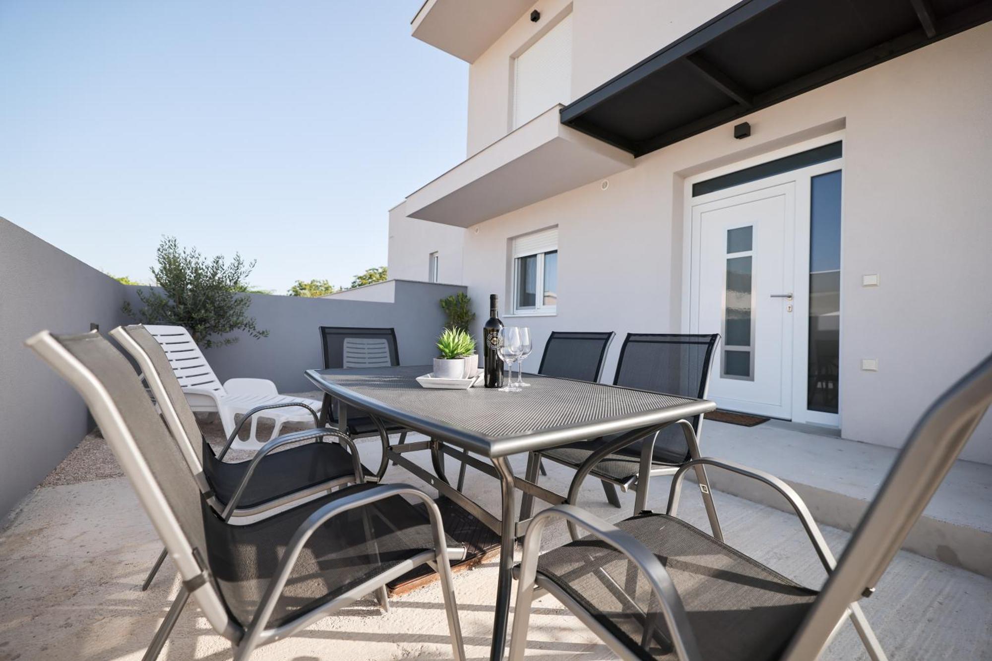 Duo Soles - Apartments With Private Parking Near Zadar Murvica  Экстерьер фото