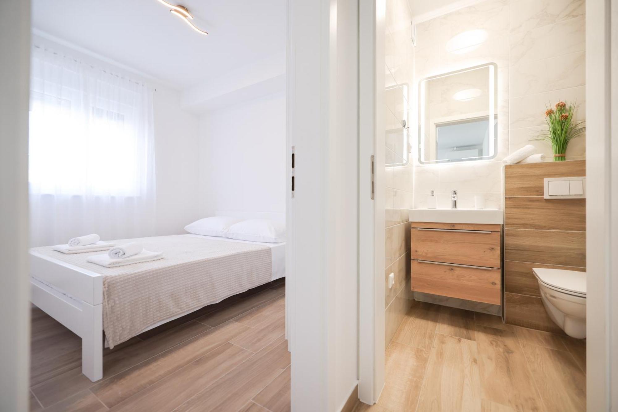 Duo Soles - Apartments With Private Parking Near Zadar Murvica  Экстерьер фото