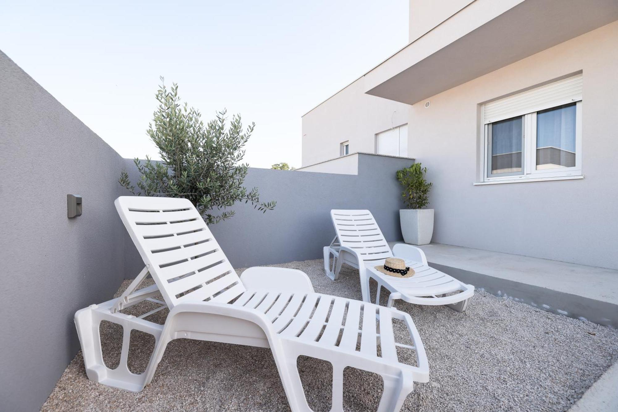 Duo Soles - Apartments With Private Parking Near Zadar Murvica  Экстерьер фото